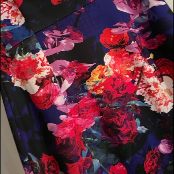 Betsey Johnson Floral Print Sheath Dress - Picture 5 of 9